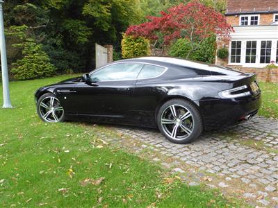 Aston Martin+DB9