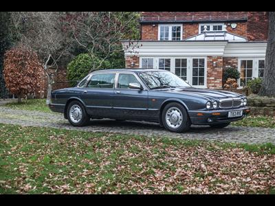 Daimler+4 litre V8