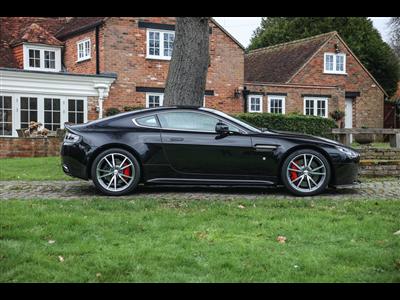 Aston Martin+V8 Vantage S