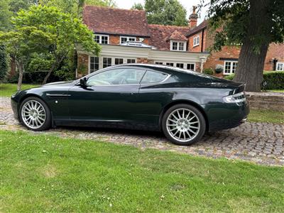 Aston Martin+DB9