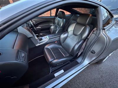 Aston Martin+Vanquish