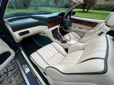 Aston Martin+Virage Volante