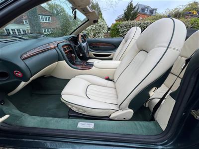 Aston Martin+DB7