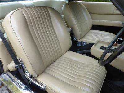 Aston Martin+V8 Saloon