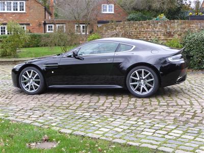 Aston Martin+Vantage