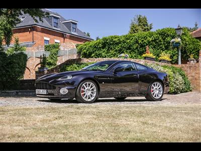 Aston Martin+Vanquish