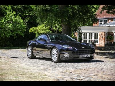 Aston Martin+Vanquish