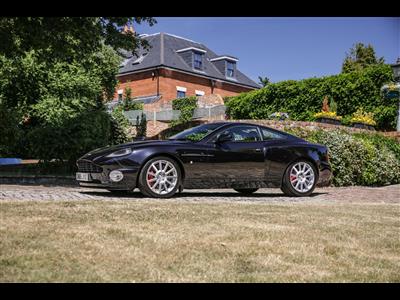 Aston Martin+Vanquish