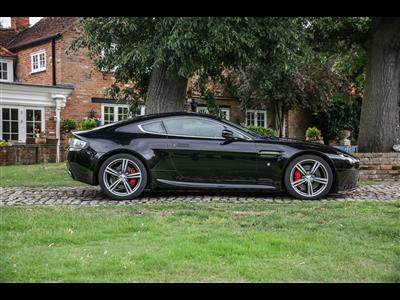 Aston Martin+Vantage