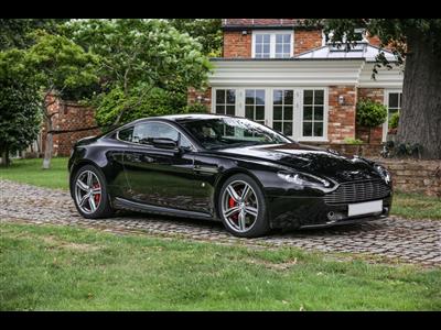 Aston Martin+Vantage