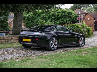 Aston Martin+Vantage