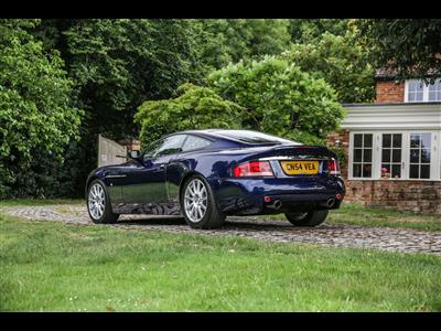Aston Martin+Vanquish