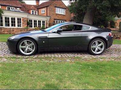 Aston Martin+Vantage