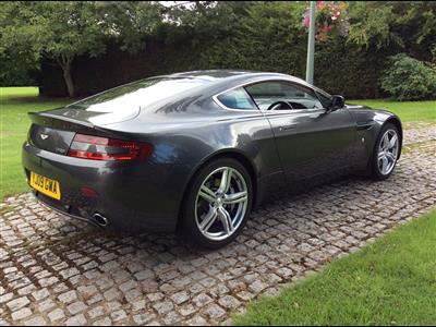 Aston Martin+Vantage