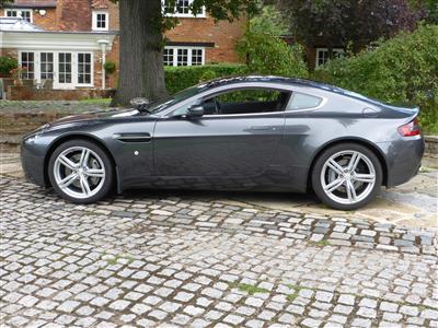 Aston Martin+Vantage