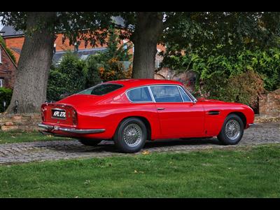 Aston Martin+DB6