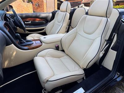 Aston Martin+DB7