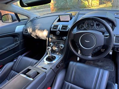 Aston Martin+V12 Vantage