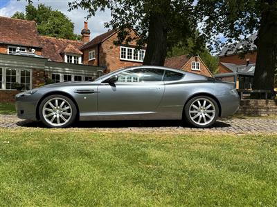 Aston Martin+DB9