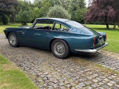 Aston Martin+DB4
