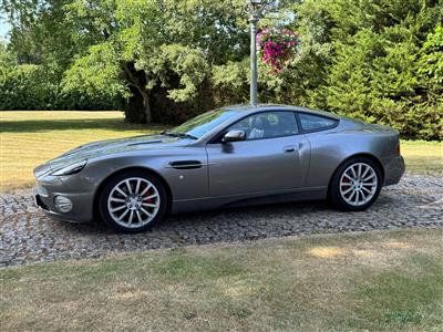 Aston Martin+Vanquish