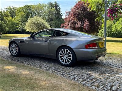 Aston Martin+Vanquish