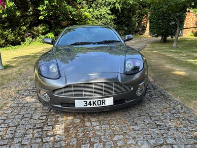 Aston Martin+Vanquish