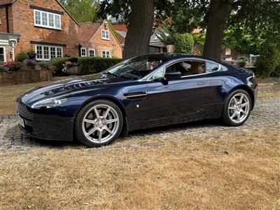 Aston Martin+AM Vantage