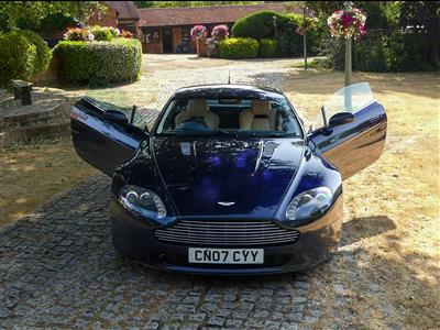 Aston Martin+AM Vantage