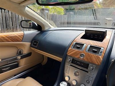 Aston Martin+DB9