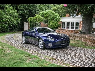Aston Martin+Vanquish