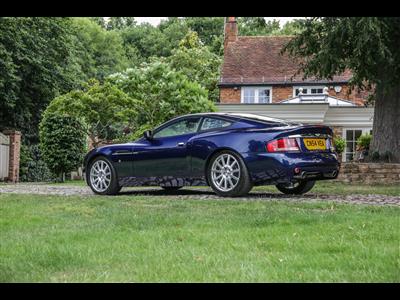 Aston Martin+Vanquish