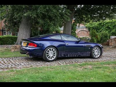Aston Martin+Vanquish
